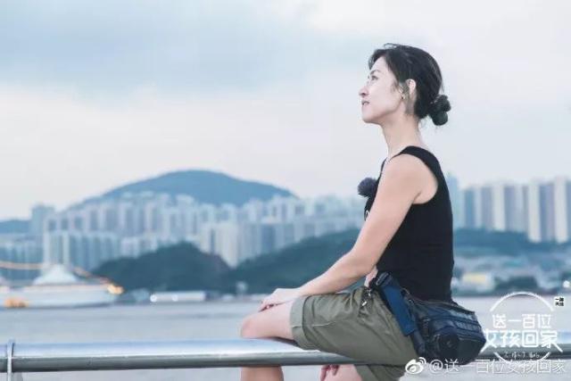 从爆红到被质疑 香港“最美搬运工”后来怎样了？