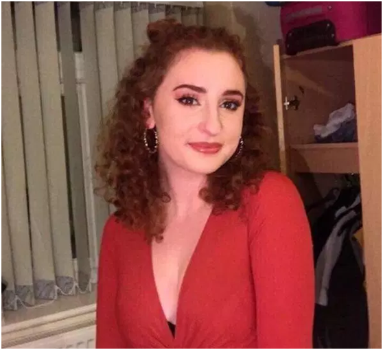 19岁剑桥女大学生跳飞机自杀身亡，疑因研究项目遇“瓶颈”