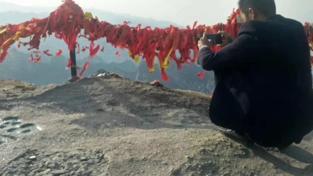 21岁女孩华山拍照坠亡 景区承担一半责任